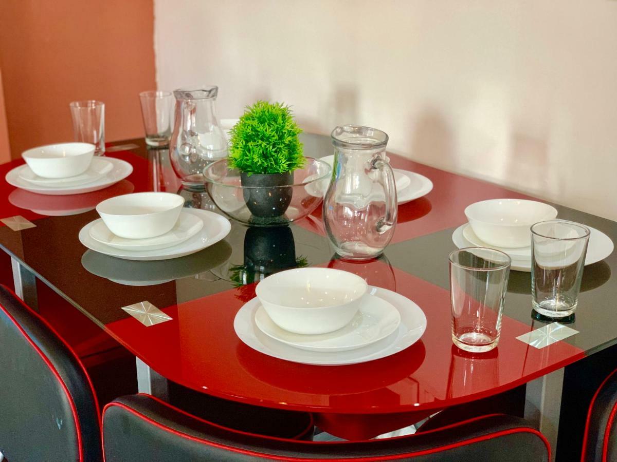 2 Bedrooms Modern Apartment, Lounge, Full Kitchen, Balcony, 5 Minutes Stratford Station لندن المظهر الخارجي الصورة