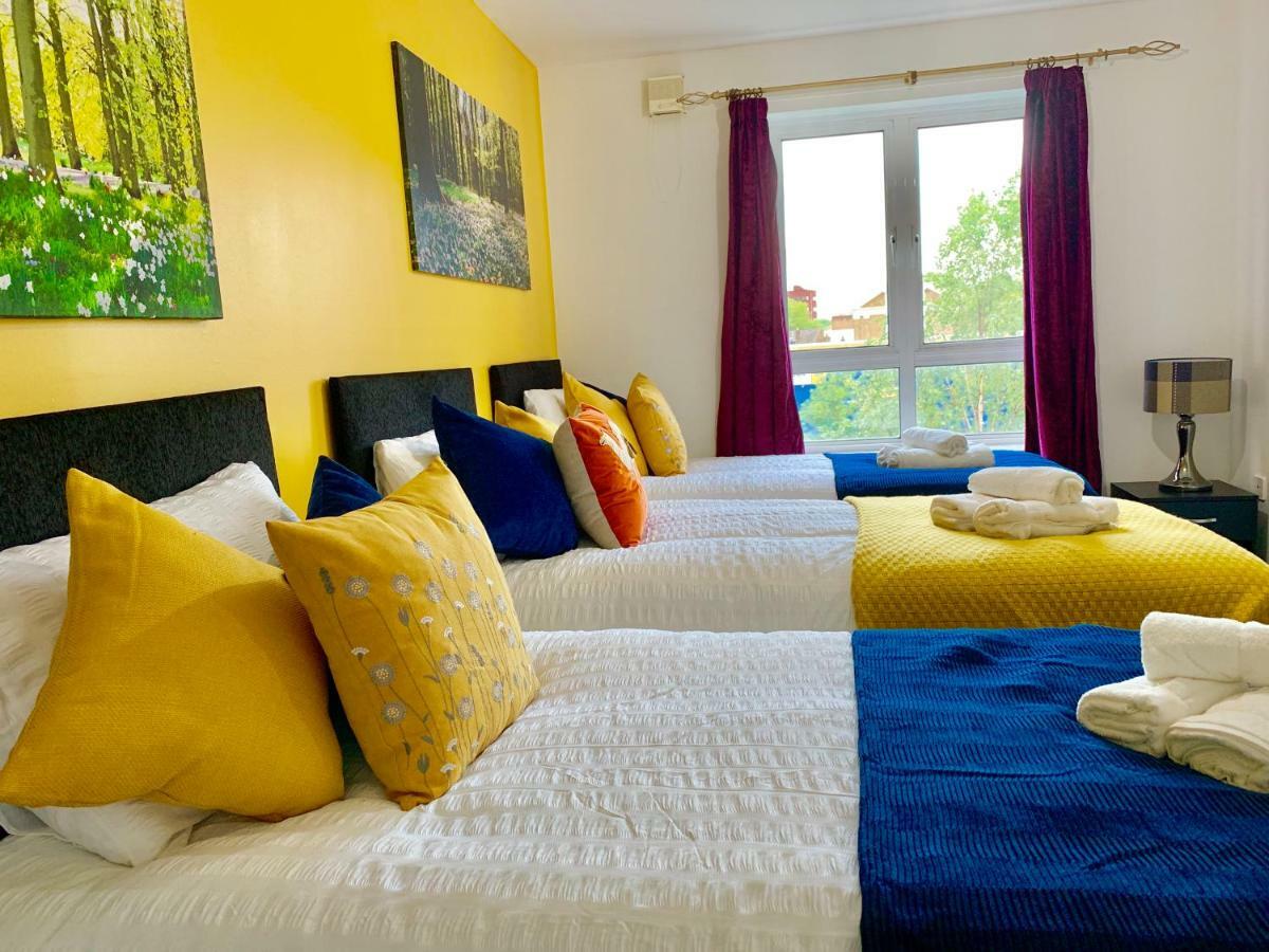 2 Bedrooms Modern Apartment, Lounge, Full Kitchen, Balcony, 5 Minutes Stratford Station لندن المظهر الخارجي الصورة