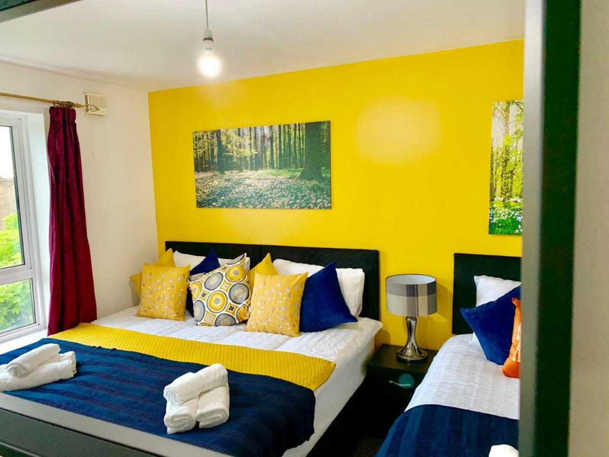 2 Bedrooms Modern Apartment, Lounge, Full Kitchen, Balcony, 5 Minutes Stratford Station لندن المظهر الخارجي الصورة