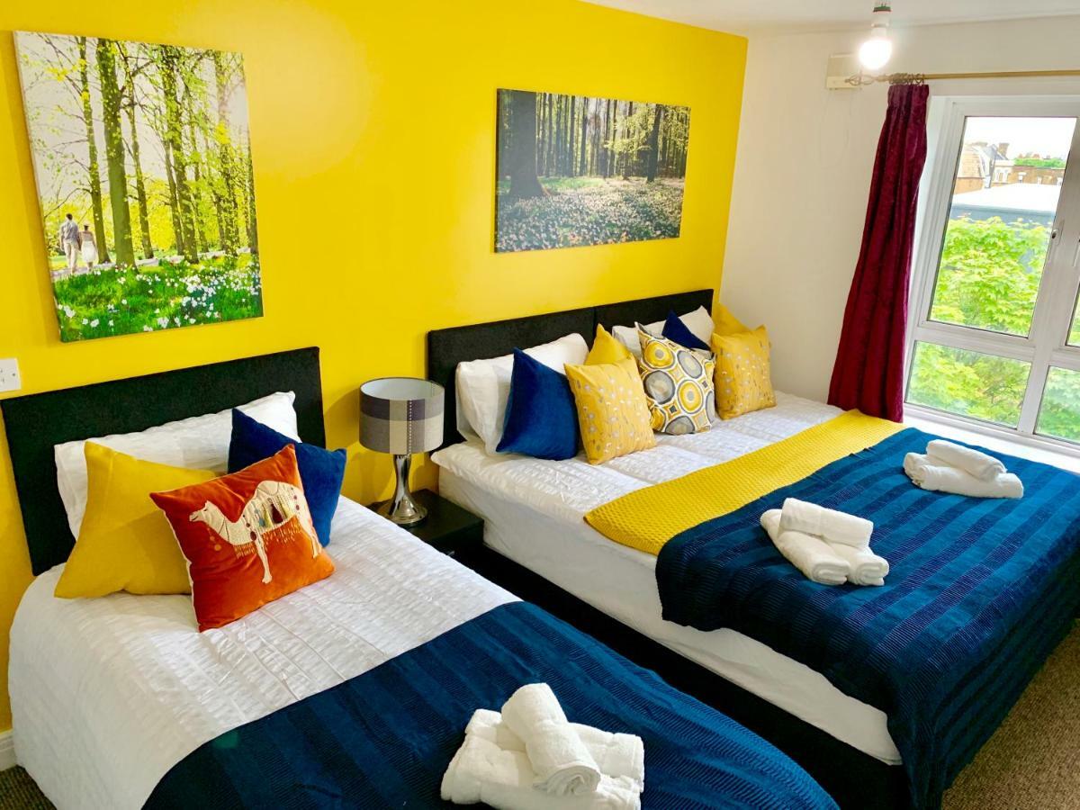 2 Bedrooms Modern Apartment, Lounge, Full Kitchen, Balcony, 5 Minutes Stratford Station لندن المظهر الخارجي الصورة