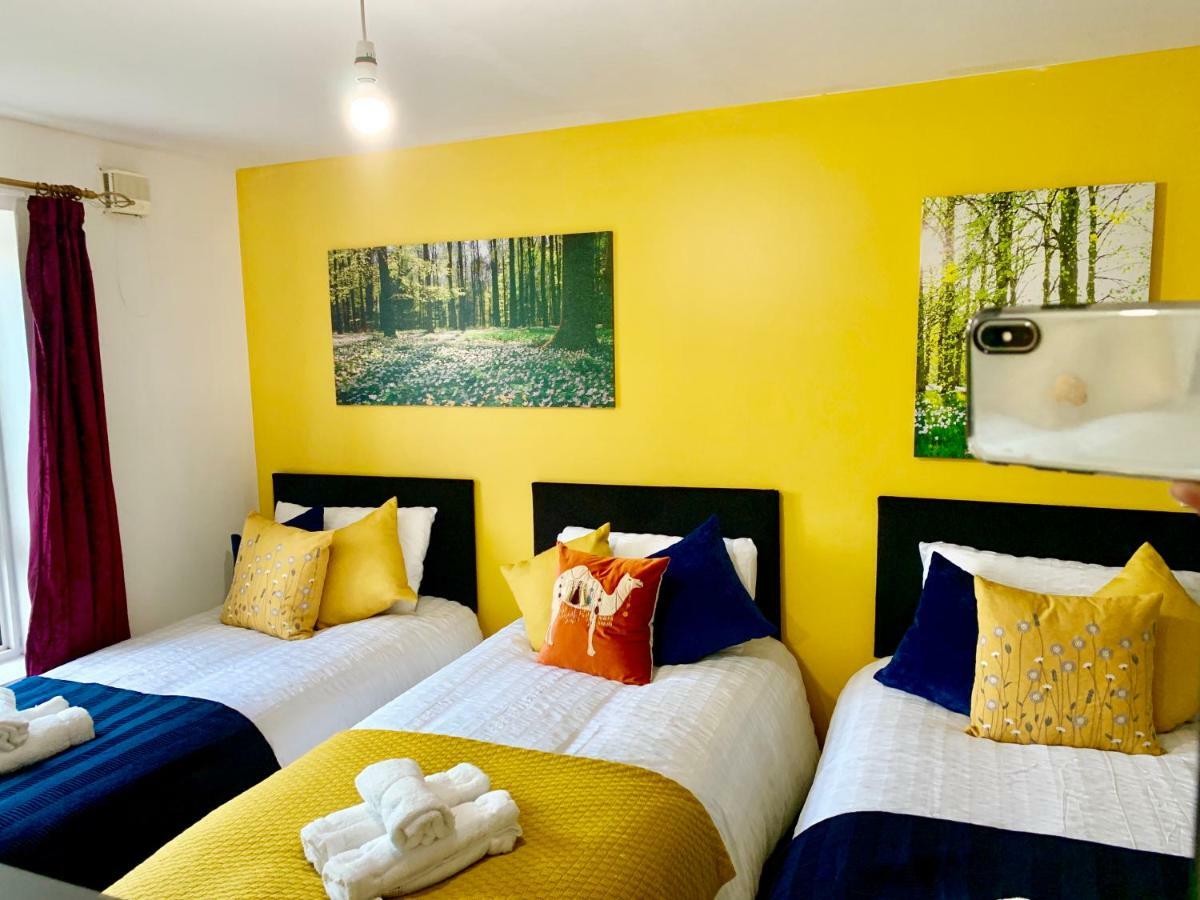 2 Bedrooms Modern Apartment, Lounge, Full Kitchen, Balcony, 5 Minutes Stratford Station لندن المظهر الخارجي الصورة