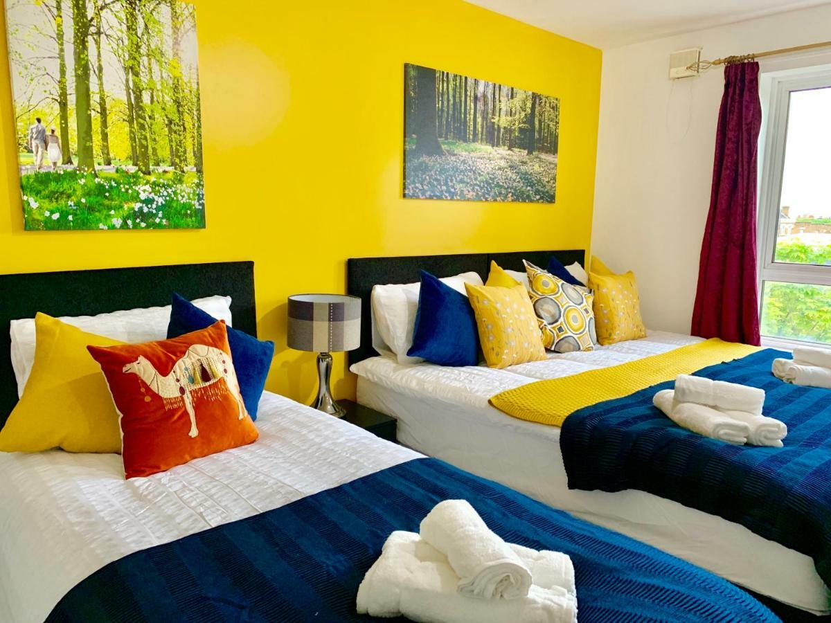2 Bedrooms Modern Apartment, Lounge, Full Kitchen, Balcony, 5 Minutes Stratford Station لندن المظهر الخارجي الصورة